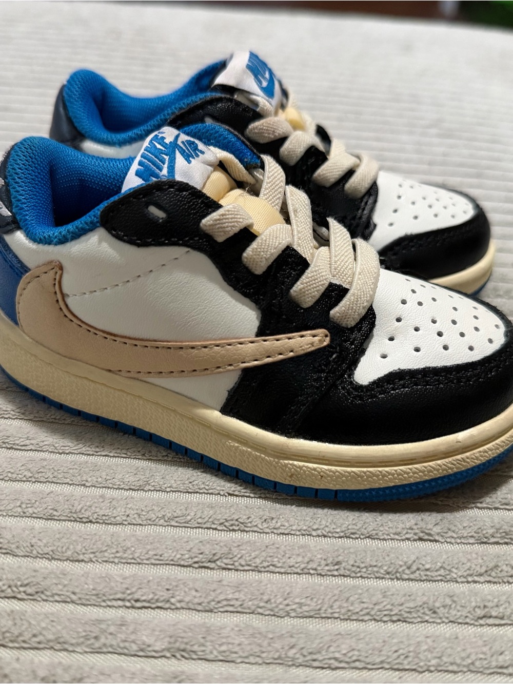 Fragment Design x Travis Scott x Air Jordan 1 Retro Low size 6.5C